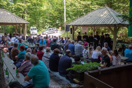 Odprtje prireditvenega prostora na Zavratih 3